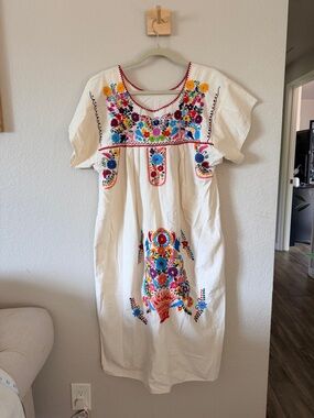 Vintage Embroidered White Mexican Boho Dress - Multicolor Floral L XL